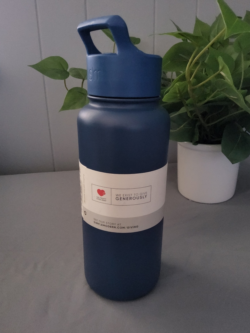 Simple Modern 32 Oz Summit - Picture 3 of 6